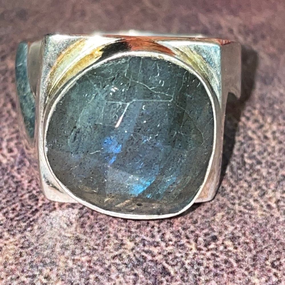 Labradorite Silver Ring - Picture 3 of 16